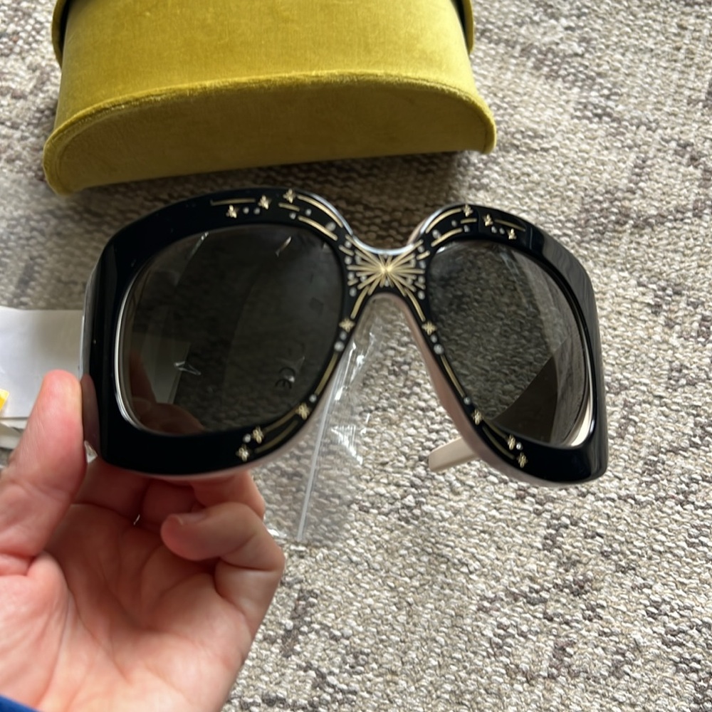 Gucci Hollywood Forever AUTHENTIC sunglasses in case - Picture 3 of 9